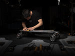Carregar imagem no visualizador da galeria, HUNTER BOARD | Skate elétrico 3.600W | 38 km
