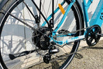 Carregar imagem no visualizador da galeria, NEOMOUV ADONIS | Hybrid e-Bike | 90 km - UNFUEL
