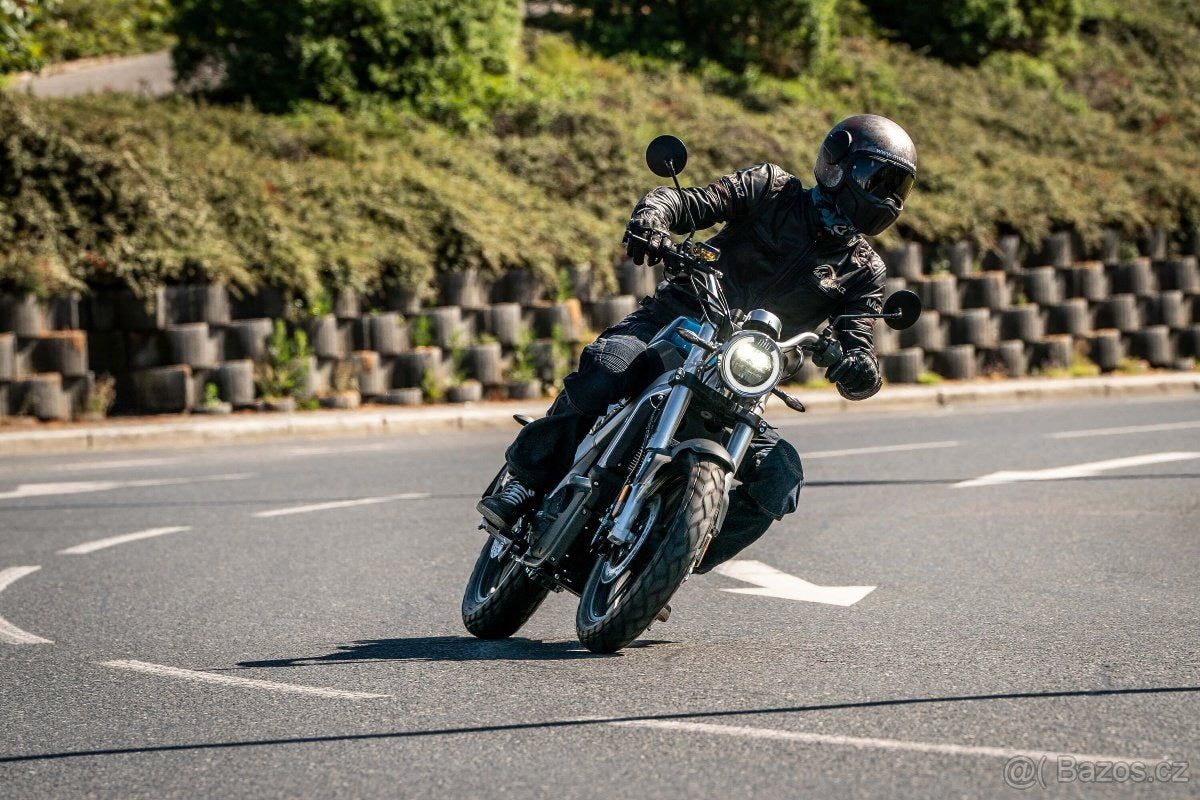 Horwin CR6 | Mota elétrica | 125cc equiv | 120 km