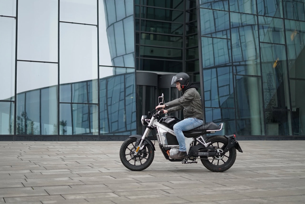 Horwin CR6 | Mota elétrica | 125cc equiv | 120 km
