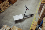 Carregar imagem no visualizador da galeria, Trotinete elétrica 300W | Moovi Pro | UNFUEL mobility
