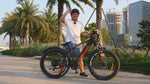 Carregar e reproduzir vídeo no visualizador da Galeria, Eleglide Tankroll Fat Tire e-bike | 70 km
